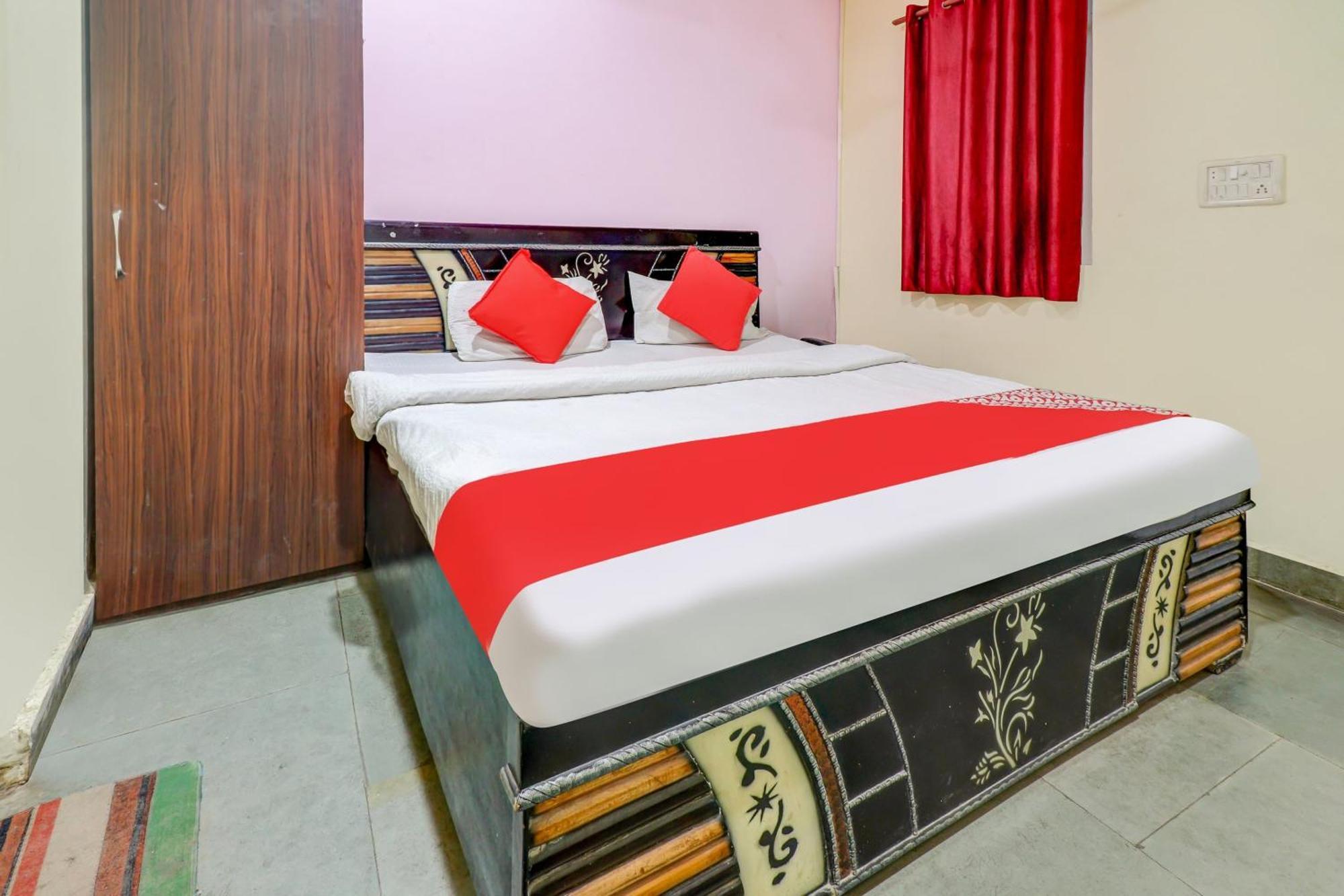 Hotel Spot On Siddhi Maa Gválijar Exteriér fotografie