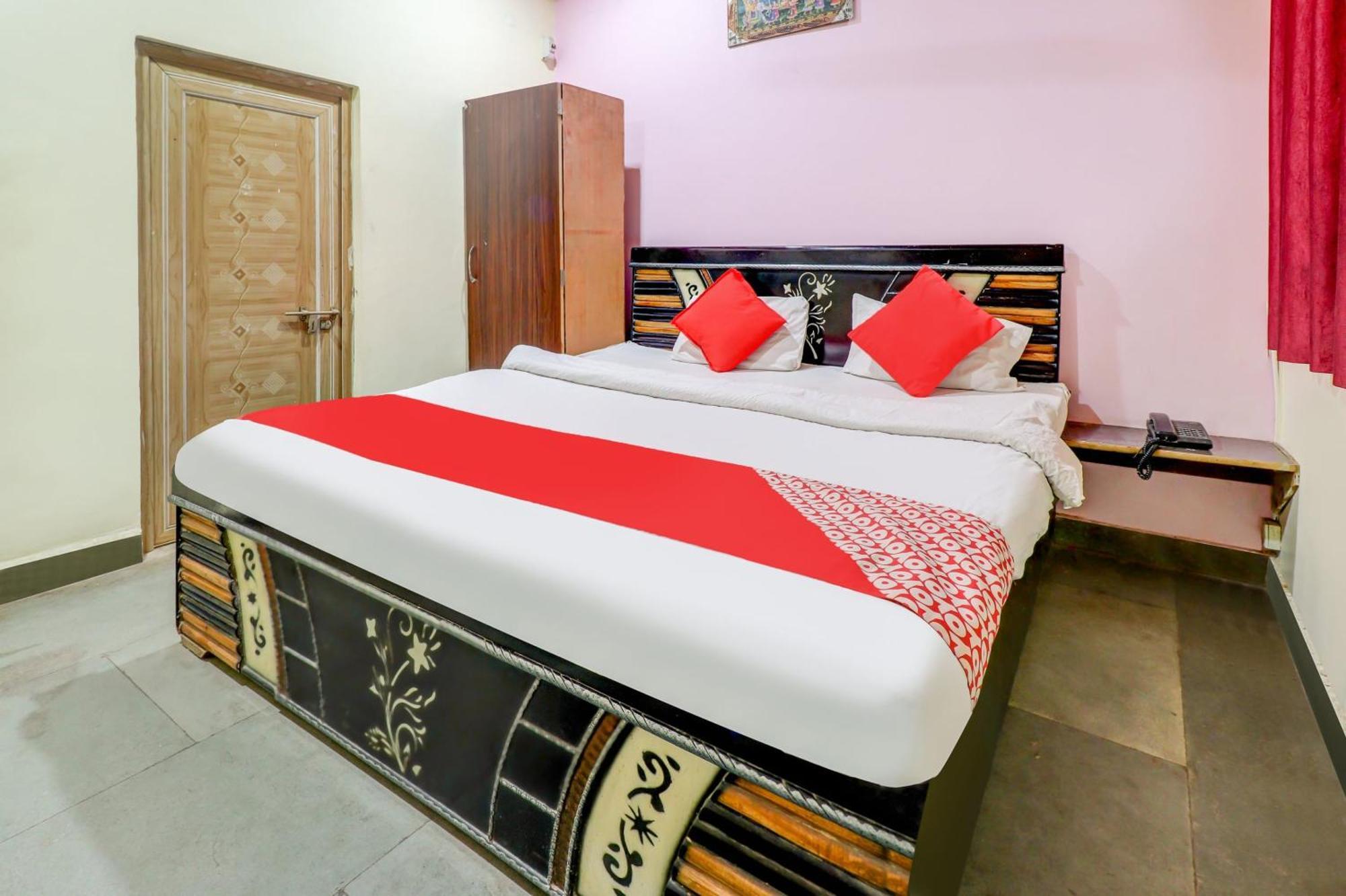 Hotel Spot On Siddhi Maa Gválijar Exteriér fotografie